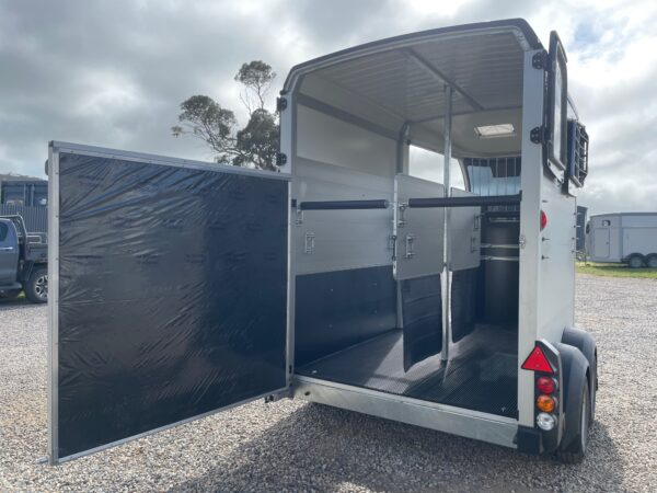 Ifor Williams HBX506 2 Way rear ramp