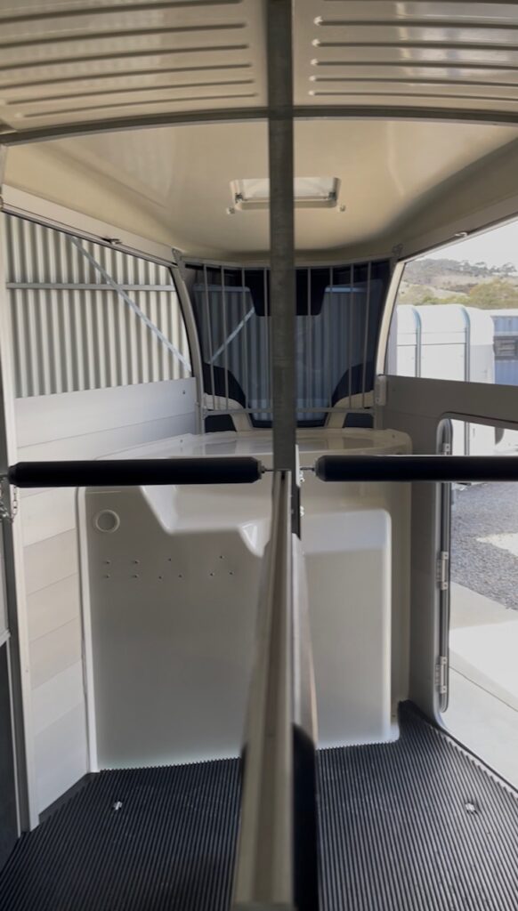 hbx511 tack box interior 2 hbx511 tack box interior 2