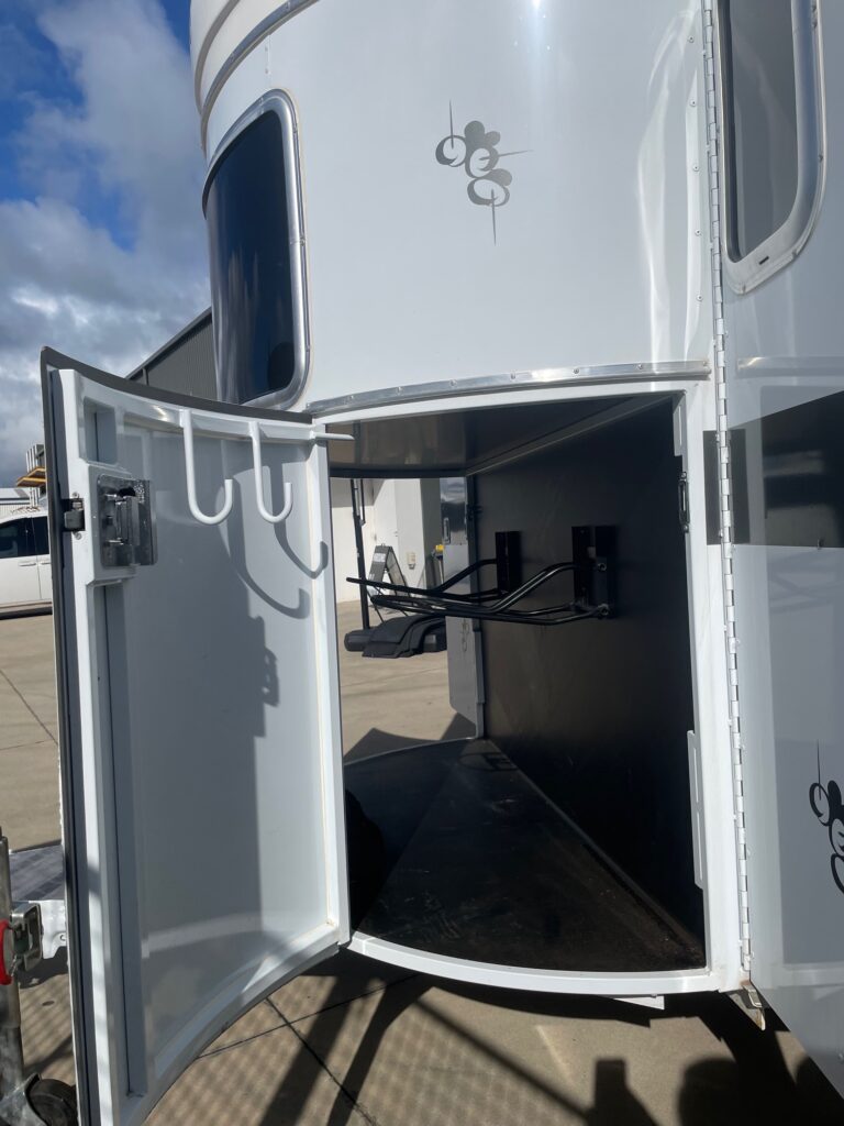 Olympic Royal 6 tack box